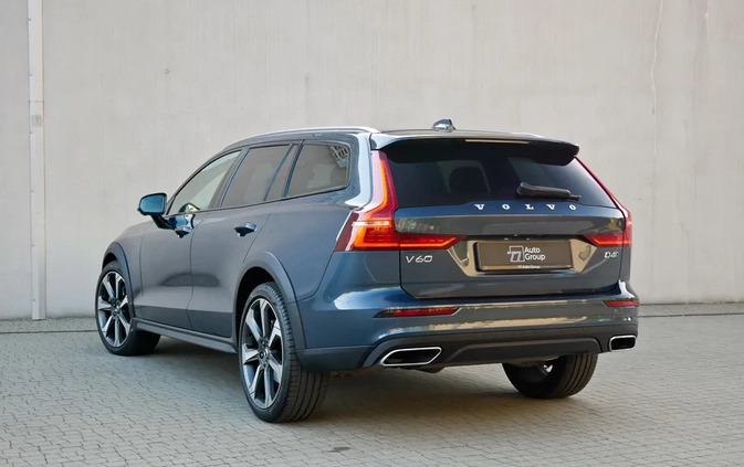 Volvo V60 Cross Country cena 164900 przebieg: 104604, rok produkcji 2020 z Kraków małe 742